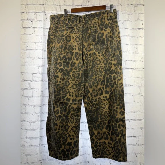Woman’s Barrel Jean Cheetah Pants - Picture 4 of 7